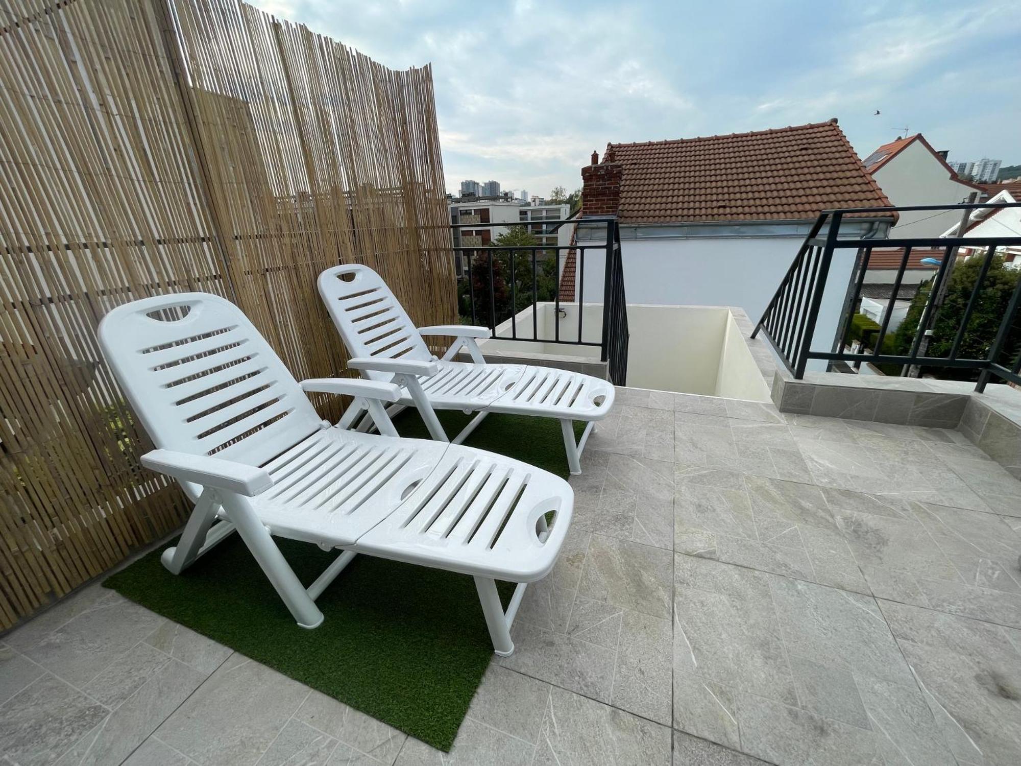 Appartement Avec Terrasse Et Ciel Etoile ! Noisy-le-Sec Luaran gambar